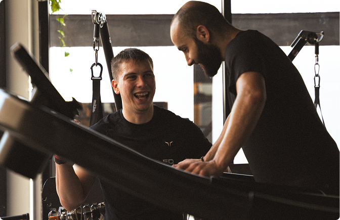 Person training with YouSkilled Home